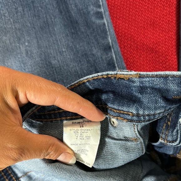 Women's Blue Jeans - Picture 3 of 6